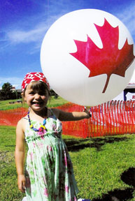 Large maple leaf balloons…comes in 2 colors!